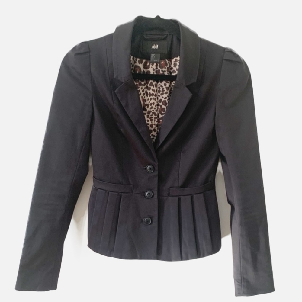 H&M Pleated Hemmed Blazer Fully Lined in Leopard Print Gathering at Shoulders ⬛️